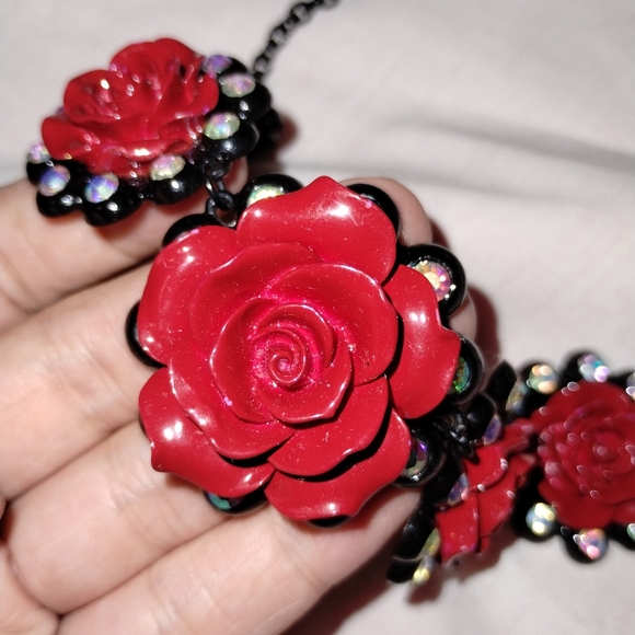 Rose Swarovski necklace adjustable black and red - Picture 2 of 3